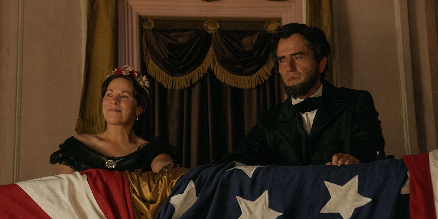 Lili Taylor and Hamish Linklater as the Lincolns at the Ford's Theater in Manhunt
