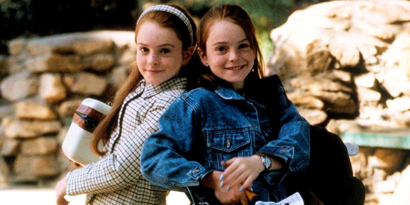 Lindsay Lohan smiling as Annie and Hallie in The Parent Trap