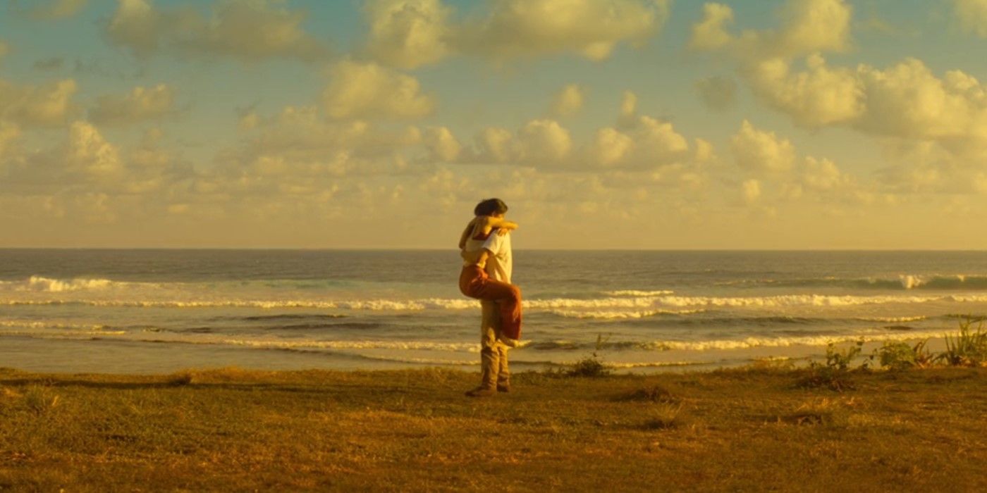 Lee Marie (Choi Sung-eun) and Loh Kiwan (Song Joong-ki) embrace on a beach at the end of My Name is Loh Kiwan