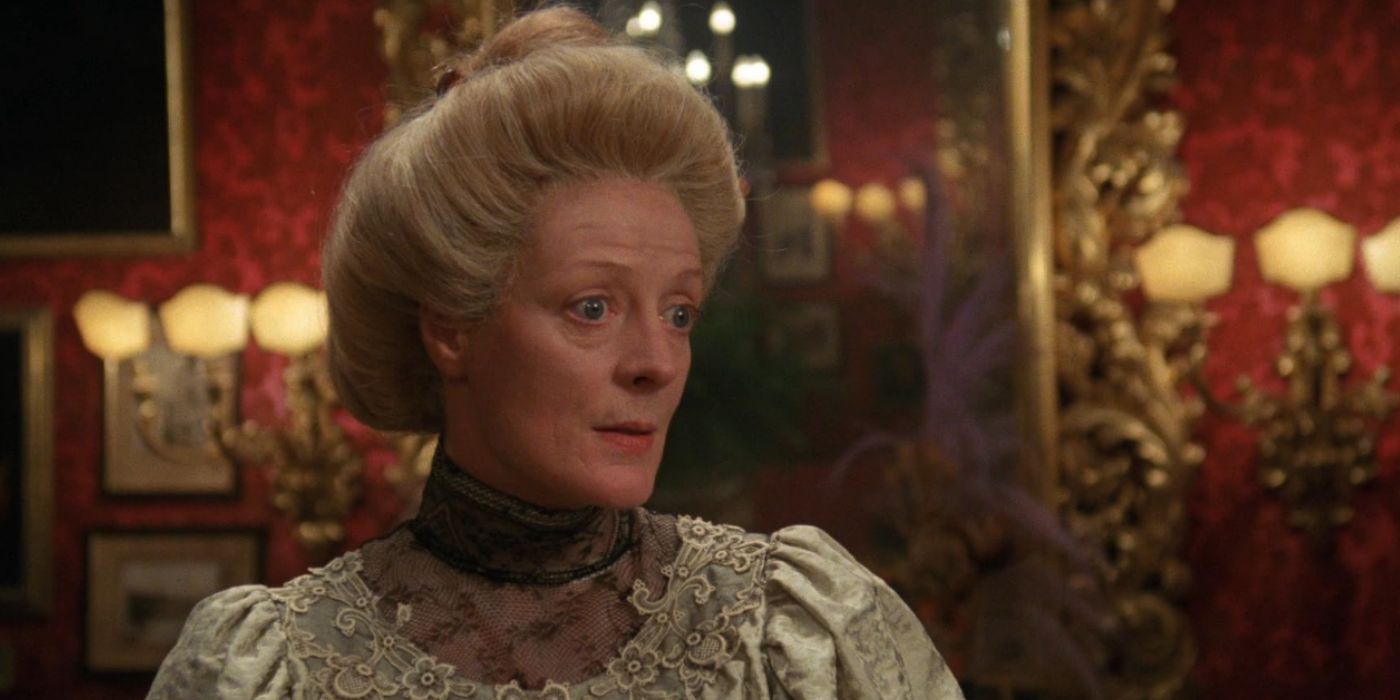 Maggie Smith como Charlotte Bartlett em Um Quarto com Vista