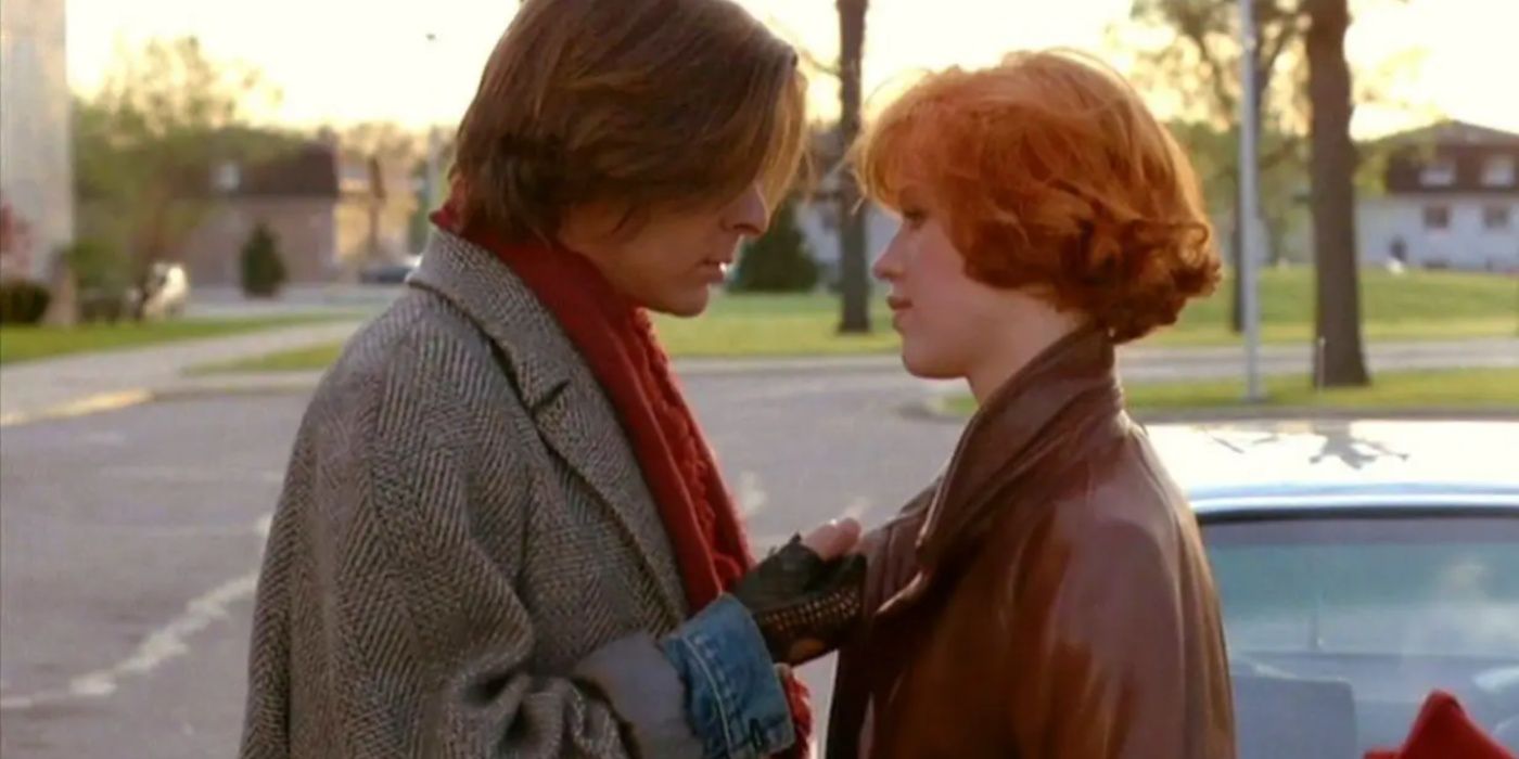 Judd Nelson and Molly Ringwald close to kissing in The Breakfast Club