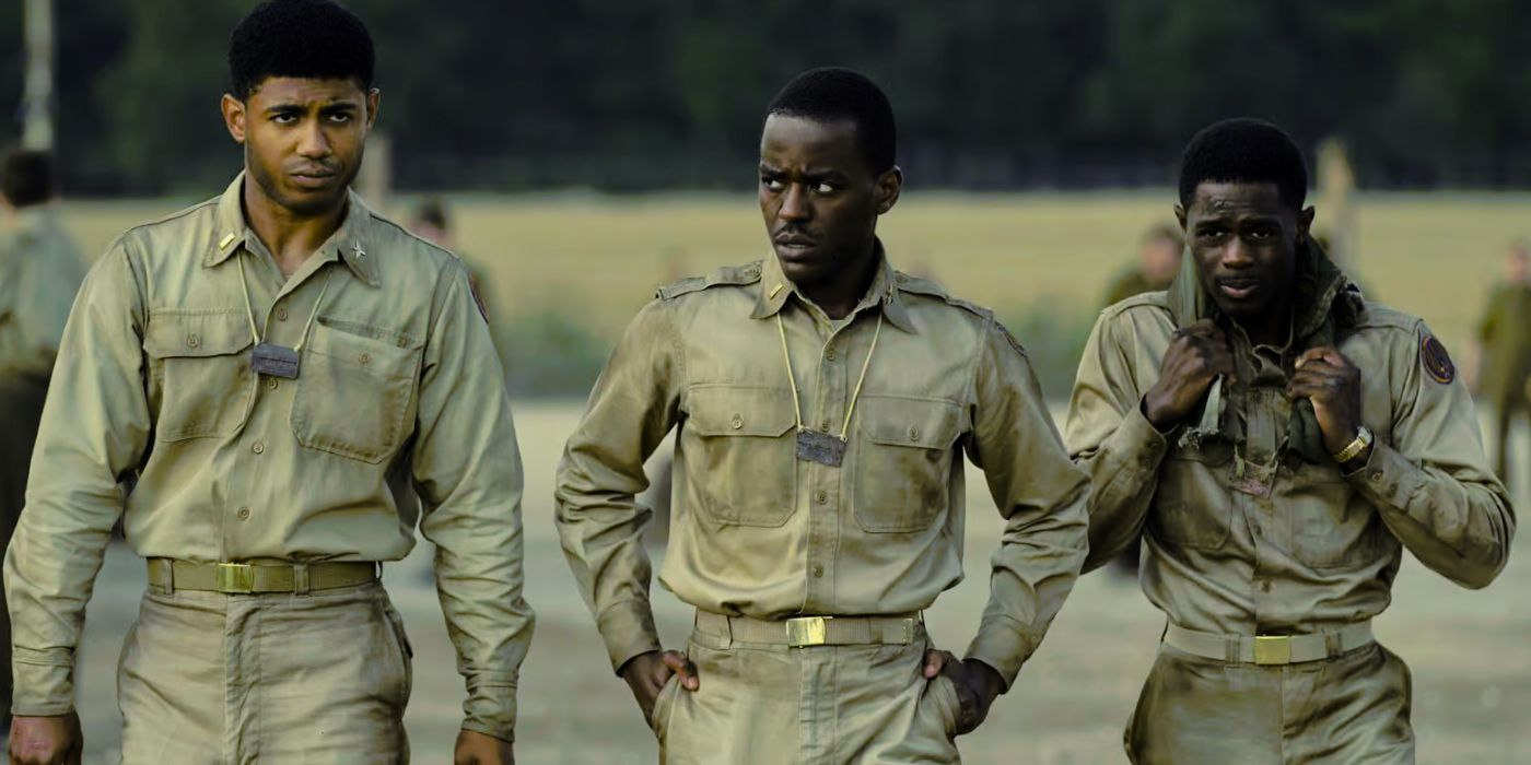 Ncuti Gatwa enquanto o tenente Daniels caminha com seus colegas aviadores Tuskegee em Masters of the Air