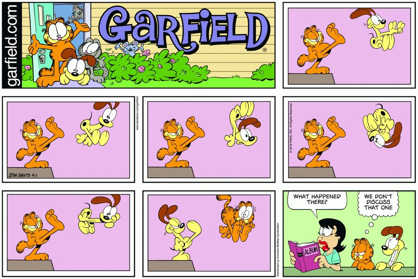 Odie chutando Garfield depois que ele o chutou várias vezes