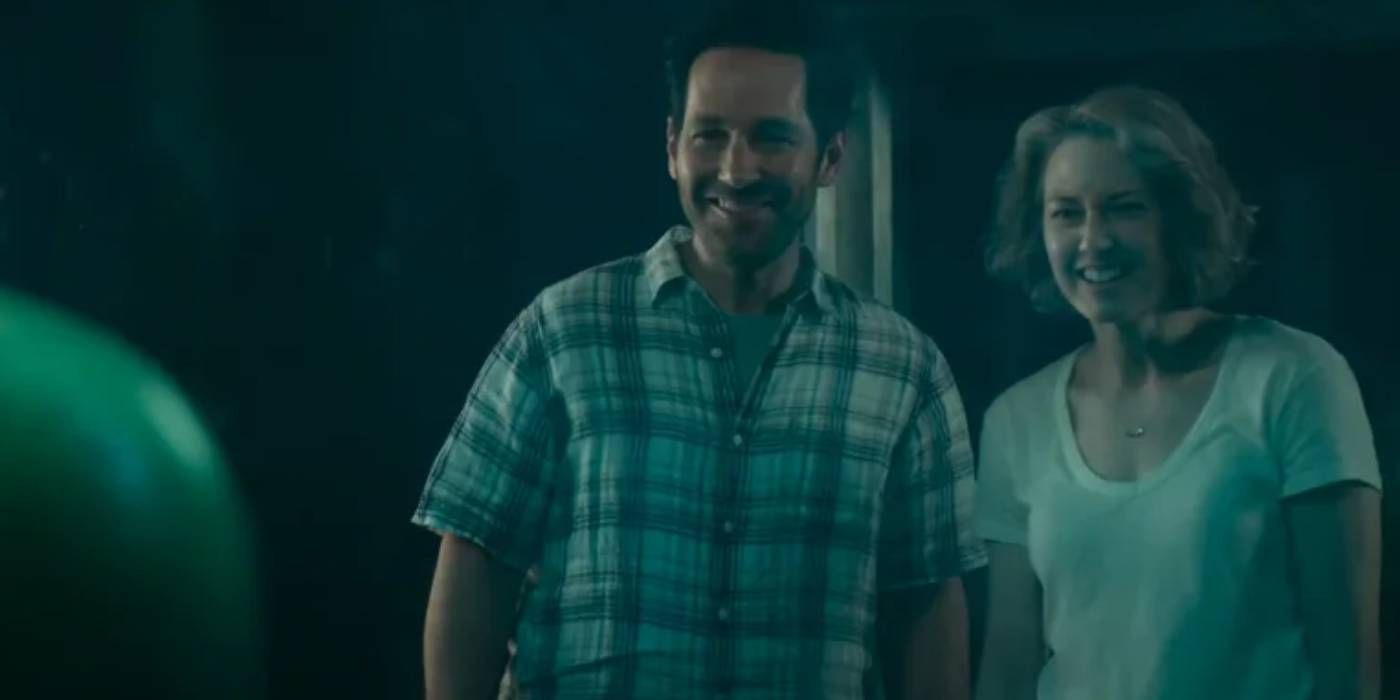 Paul Rudd as Mr. Gooberson and Carrie Coon as Carrie Spengler in ``Ghostbusters''
