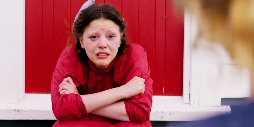 Pearl (Mia Goth) crying after her failed audition