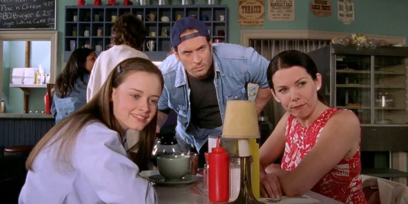 Gilmore Girls: Luke and Lorelai's Relationship Timeline, Season By Season