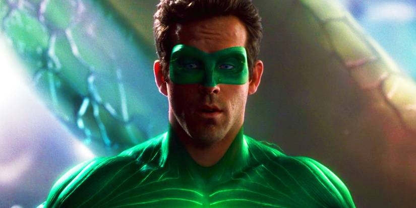 Ryan Reynolds as Hal Jordan's CGI Green Lantern in 2011 in full suit
