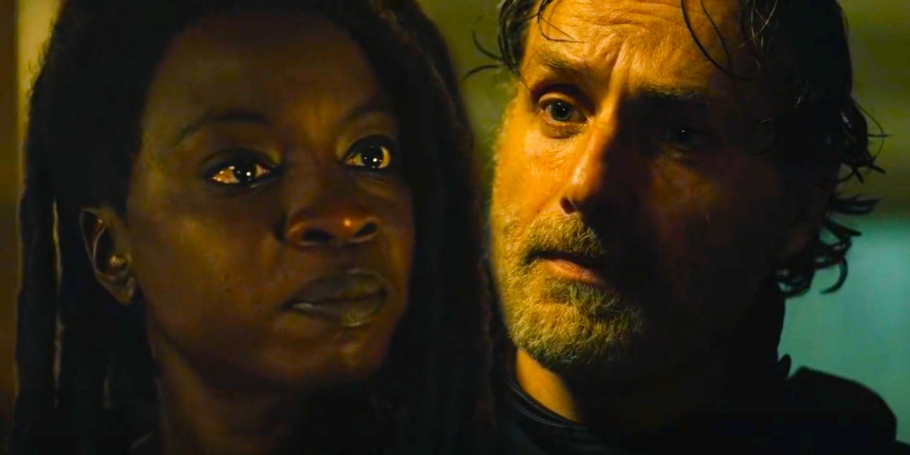 Michonne e Rick se olhando no episódio 4 de The Walking Dead The Ones Who Live