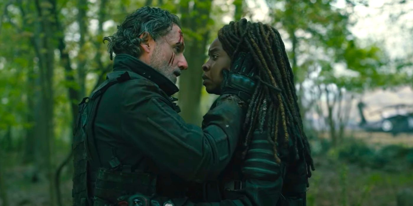 Rick e Michonne se olhando amorosamente no episódio 6 de The Walking Dead The Ones Who Live