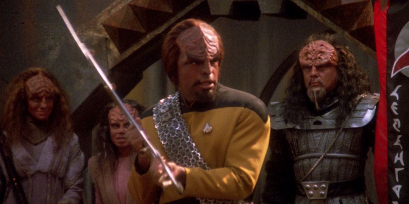 Why Is Worf Still Star Treks Only Klingon In Starfleet?