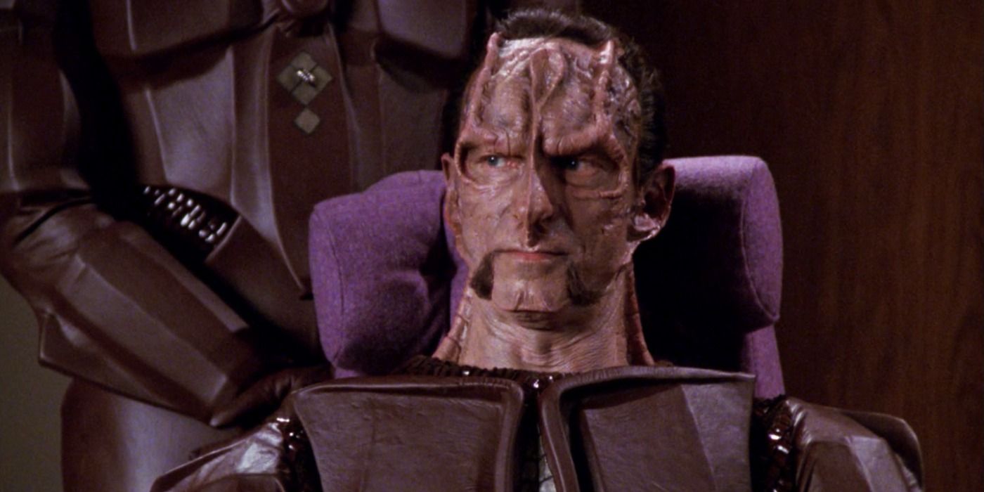 Star Trek TNG Wounded Marc Alaimo Gul Macet