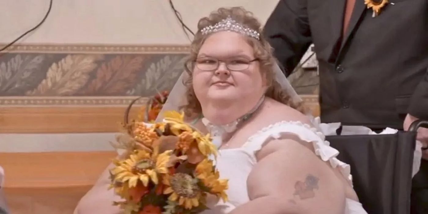 Tammy Slaton 1000-Lb Sisters In Wedding Gown holding flowers