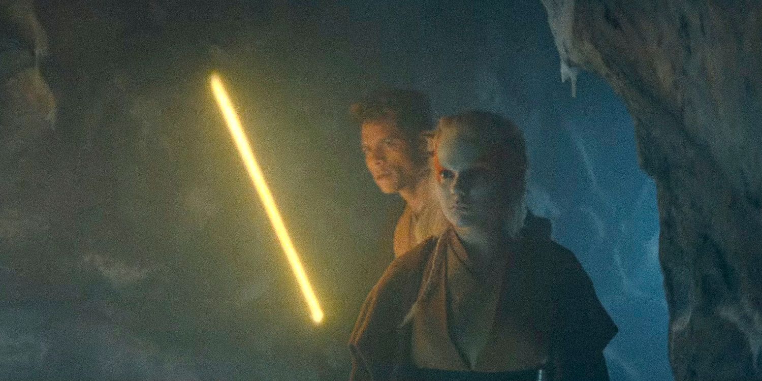 Jecki e um cavaleiro Jedi com um sabre de luz amarelo de The Acolyte