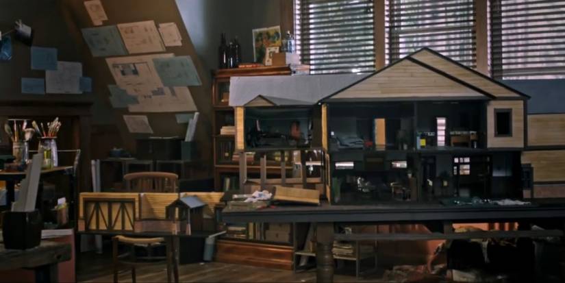 The dollhouse in the beginning of Hereditary.