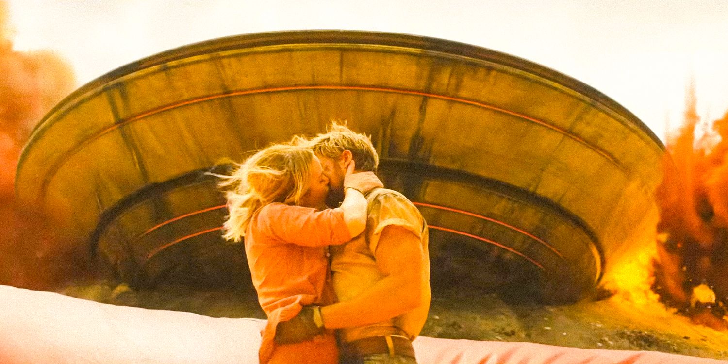 Jody Moreno and Colt Seavers kissing in front of an ufo from The Fall Guy
