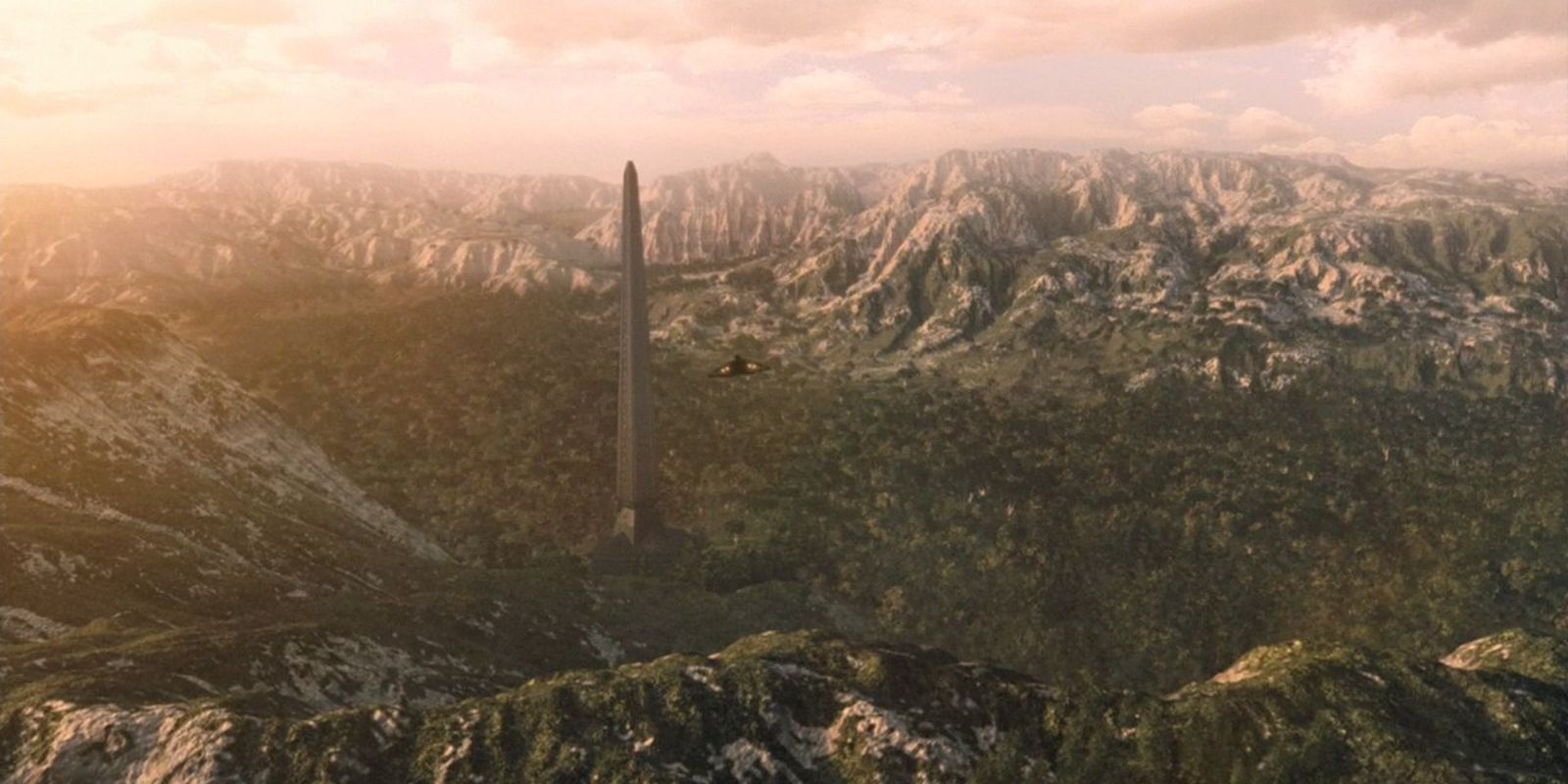 O Obelisco surge de um vulcão no Éden no Stargate Universe