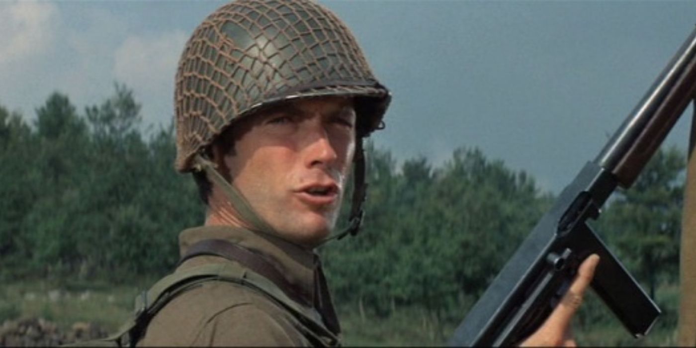 Clint Eastwood as Private Kelly holding a gun in Kelly's Heroes