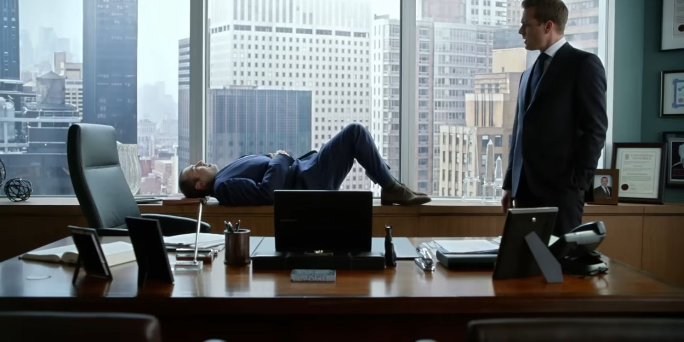 Harvey chatting to Louis, lying down in his office, in the episode Leveraged