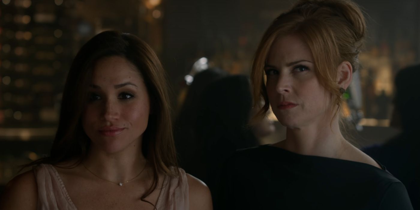 A drunken Rachel and Donna at a bar in the Suits episode Meet the New Boss