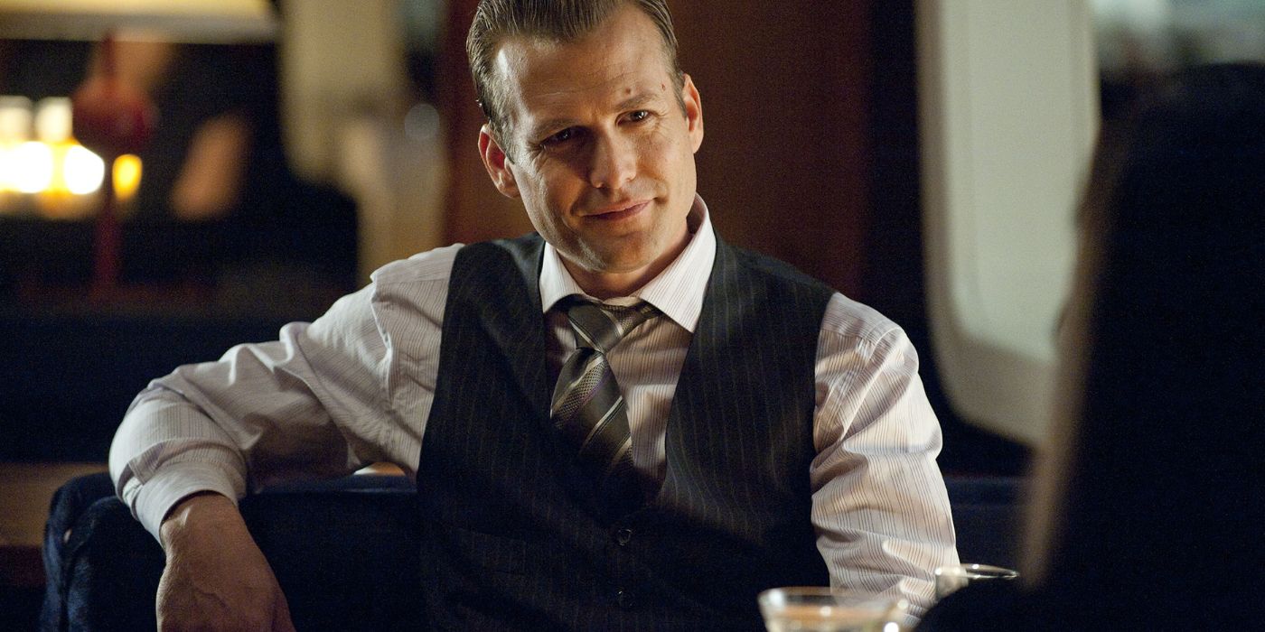 Gabriel Macht as Harvey Specter in the Suits pilot having a drink