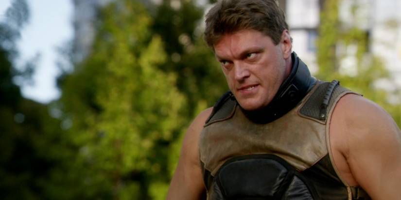 Wrestler Edge as the Atom-Smasher in The Flash season 2