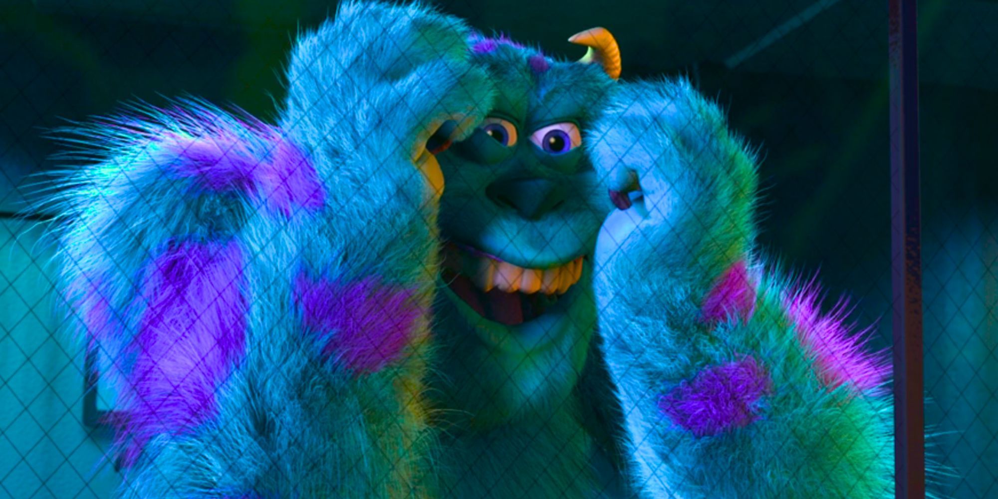 Sulley segurando o rosto com medo em Monstros S.A.