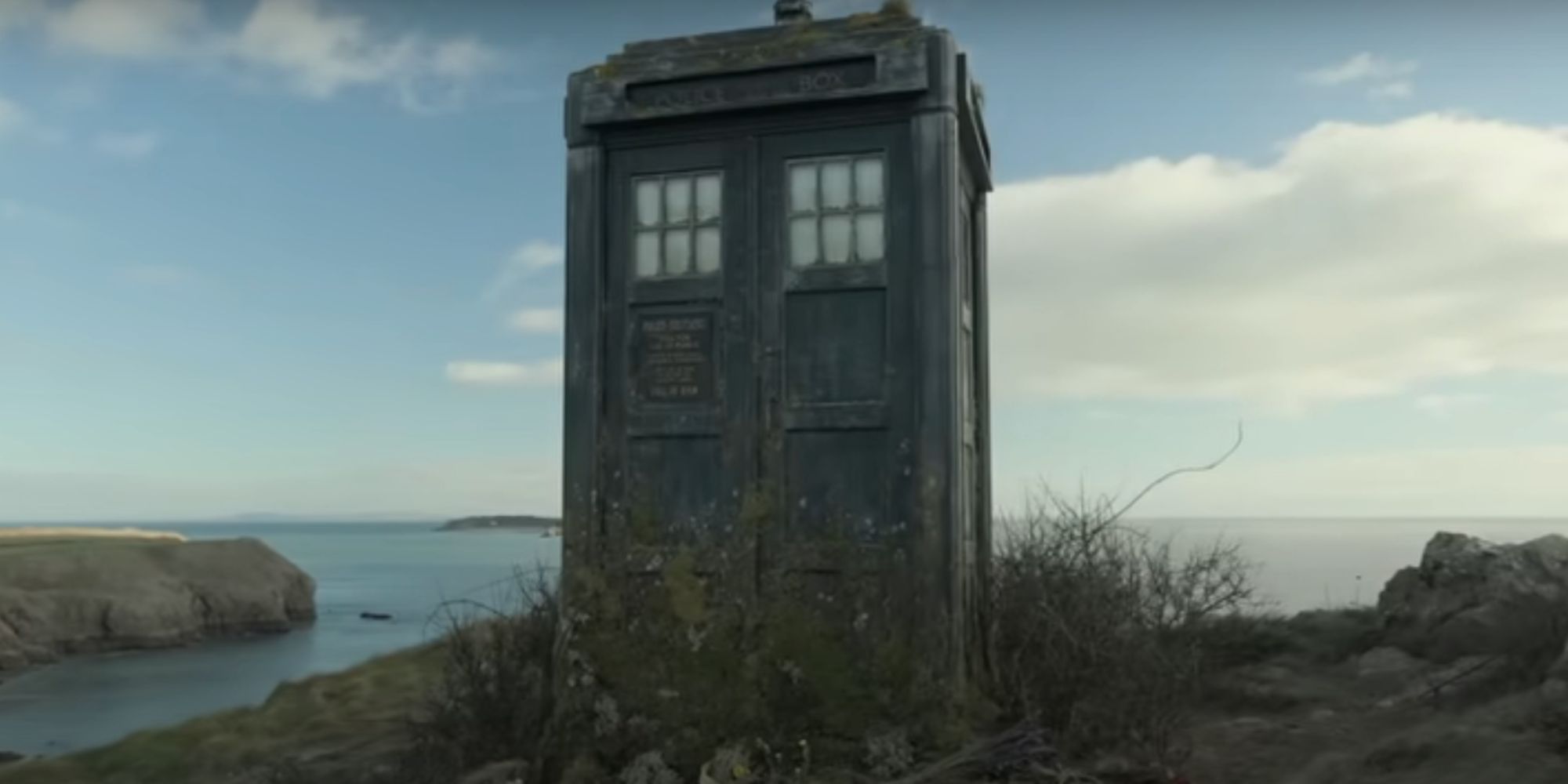 An overgrown, run-down TARDIS in the Doctor Who season 14 trailer