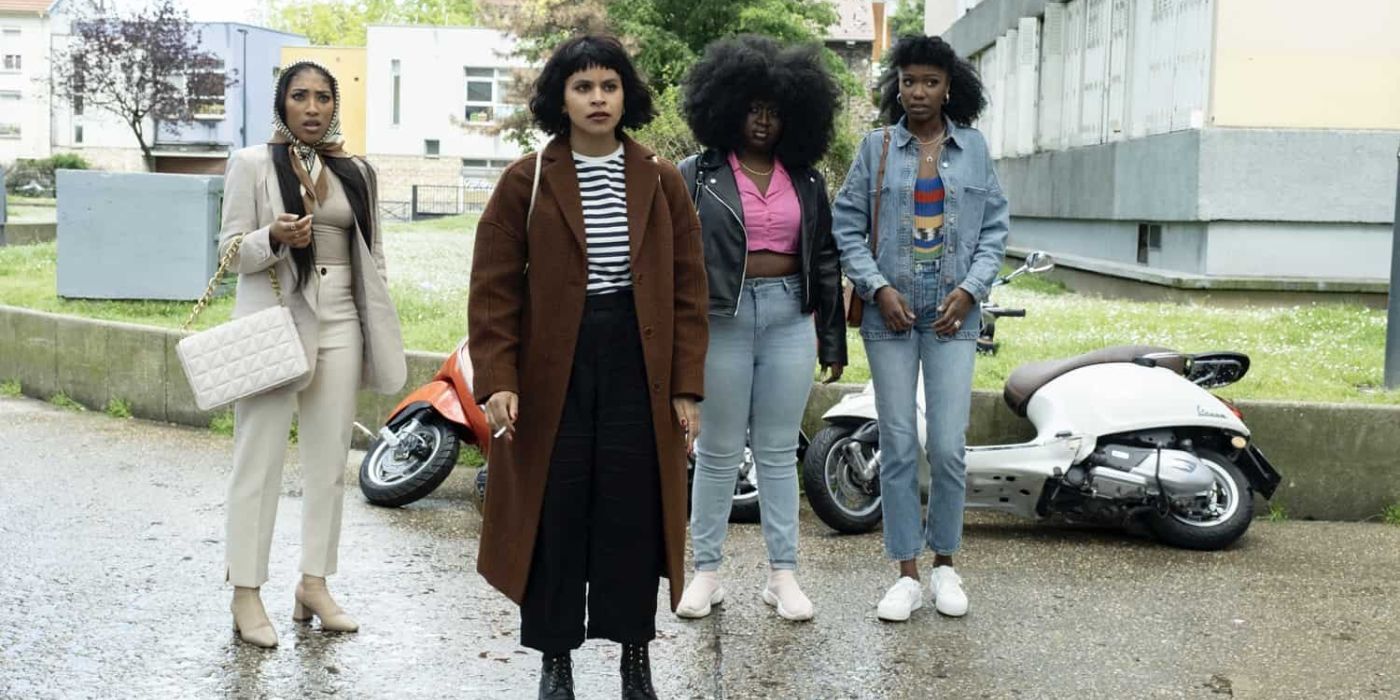 Xosha (Xosha Roquemore), Candice (Adriyan Rae), Van (Zazie Beetz) e Shanice (Shanice Castro) parecendo nervosas na rua em Atlanta, episódio 10 da 3ª temporada.