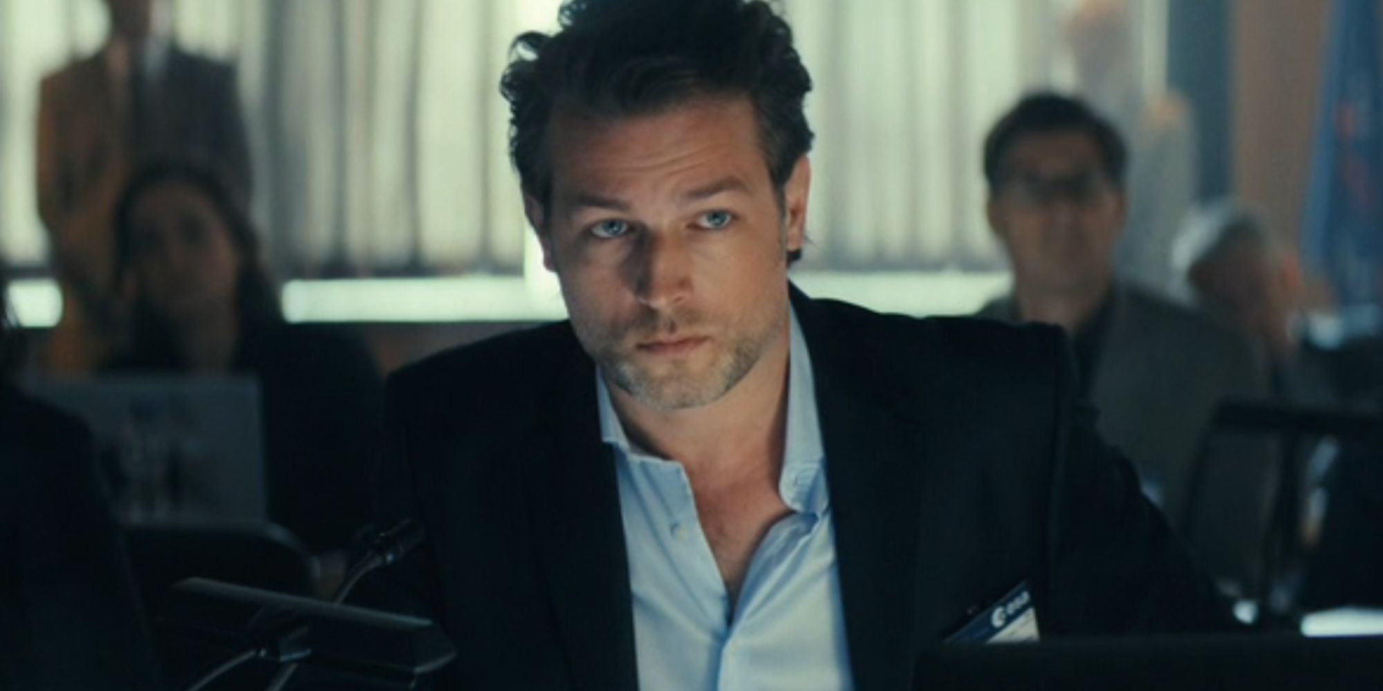 Julian Looman looking stern as Frederic in Constellation