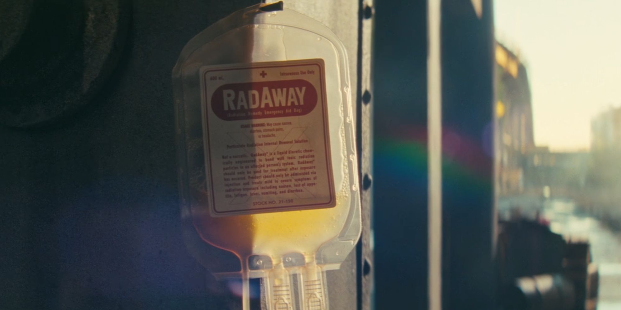 Um saco intravenoso de RadAway em Fallout