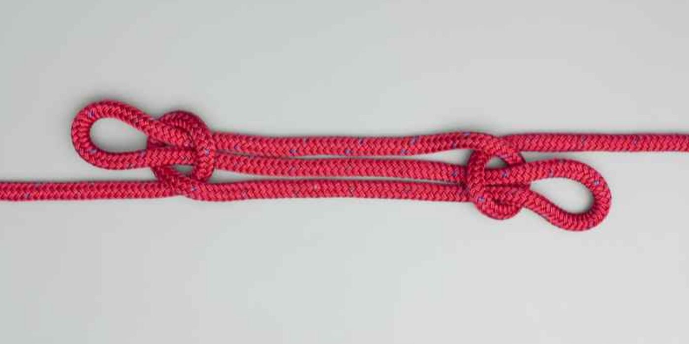 A Sheepshank knot done with a red rope
