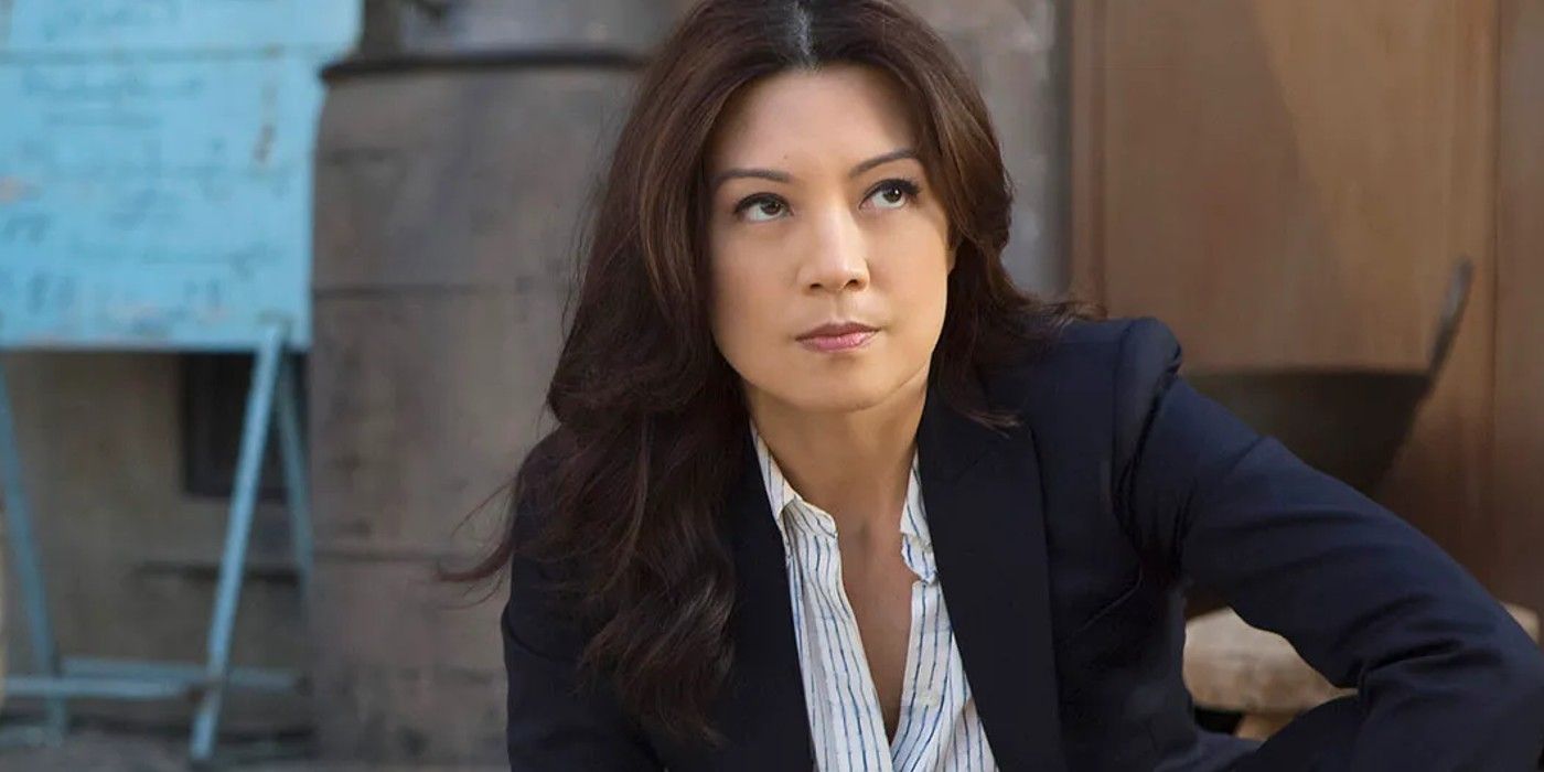 Agent May in a suit in Agents of SHIELD