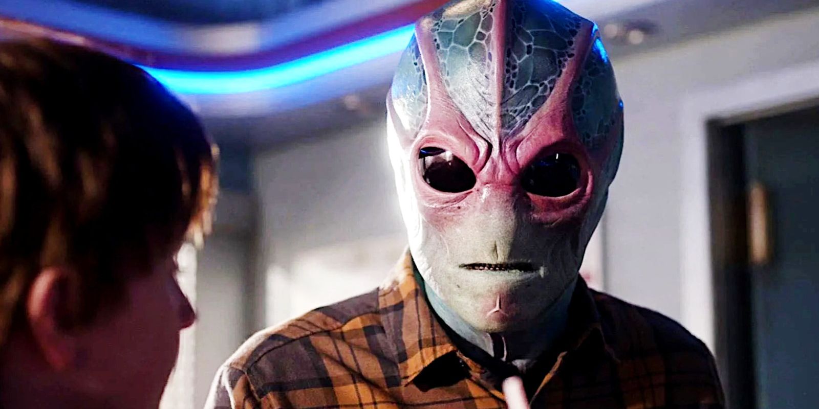 Alan Tudyk as alien Harry Vanderspeigle in Resident Alien