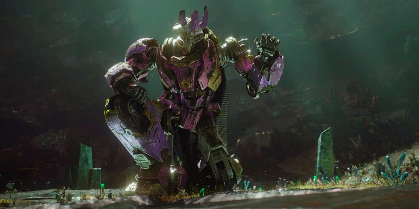 Alpha Trion está arrodillado en Transformers One