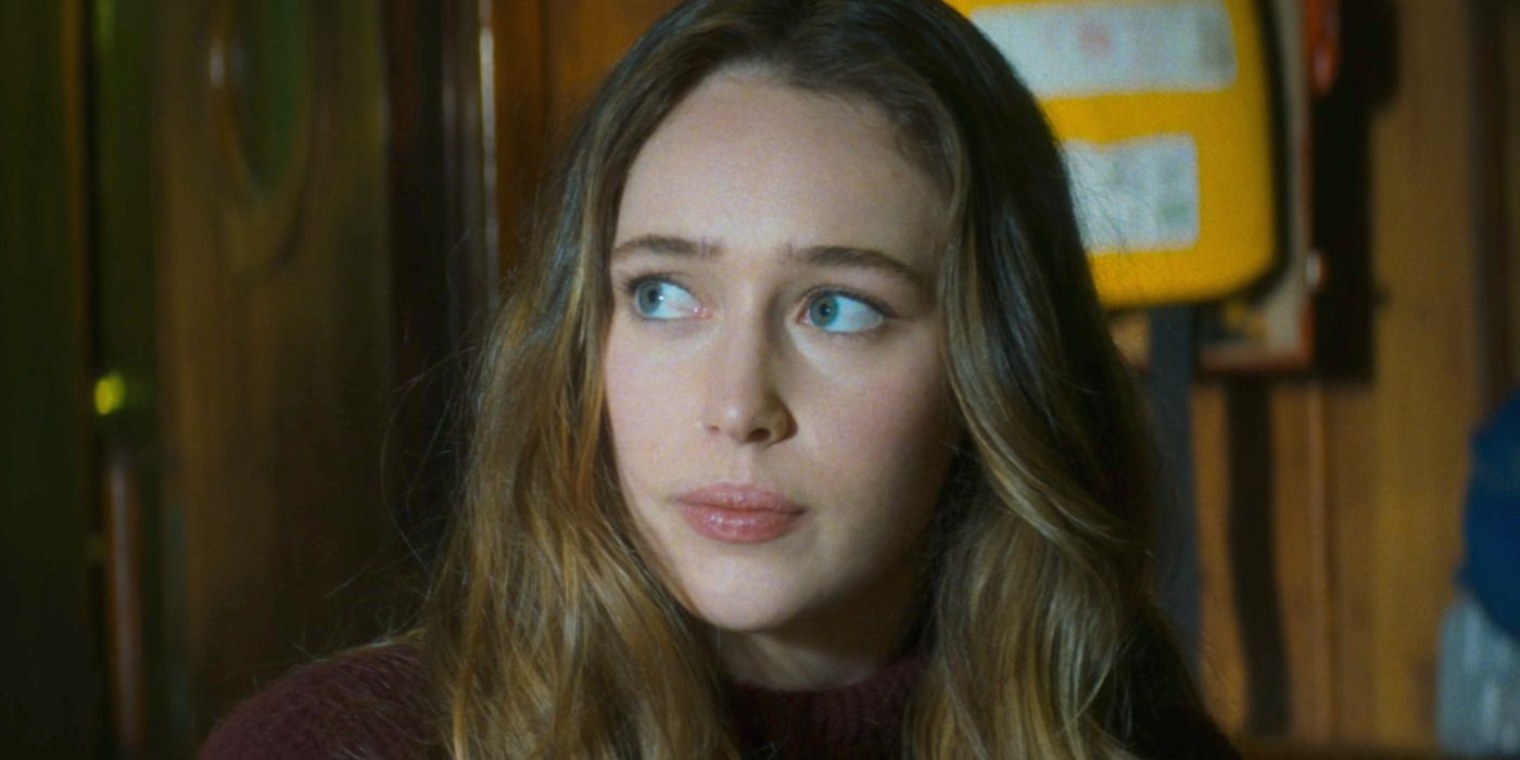 Alycia Debnam Carey as Alicia Clark on Fear the Walking Dead