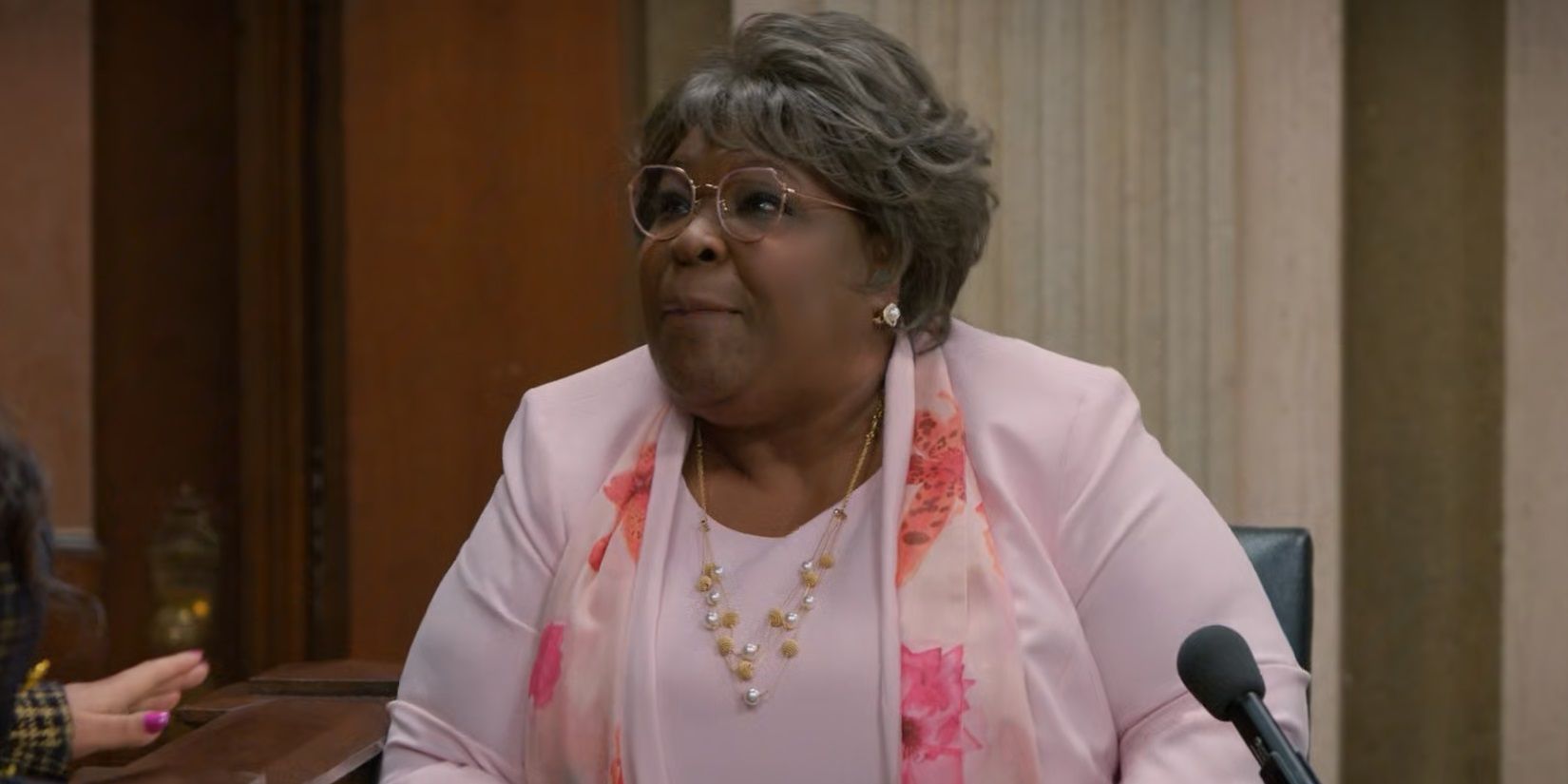Auntie Rae takes the stand in Curb Your Enthusiasm