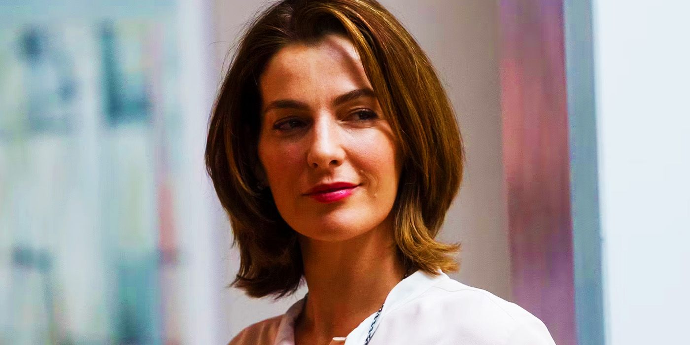 Ayelet Zurer as Vanessa at the gallery in Daredevil season 1