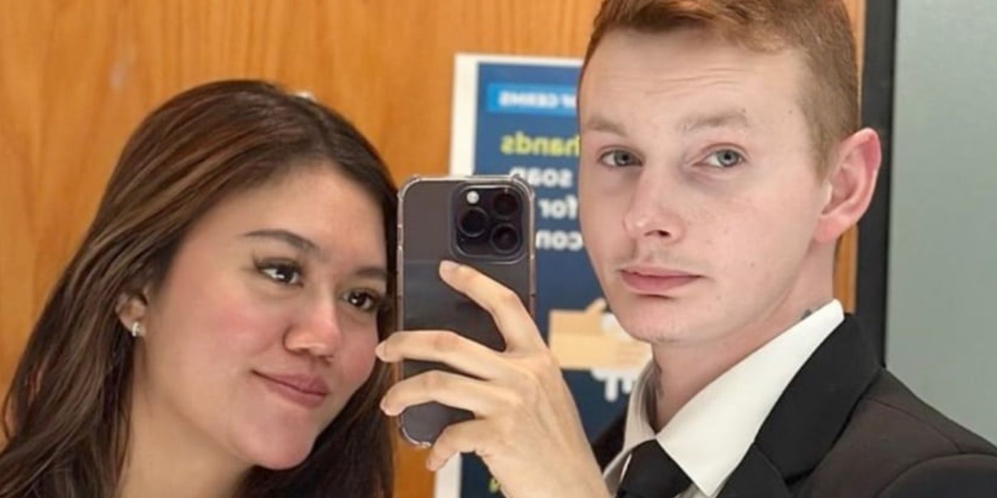 Citra and Sam Wilson in 90 Day Fiance taking mirror selfie in bathroom