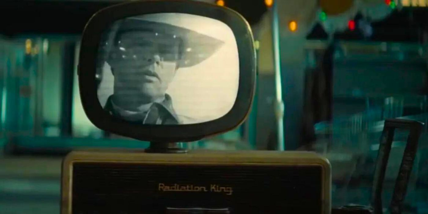 Cooper Howard (Walton Goggins) on a Radiation King TV in Fallout