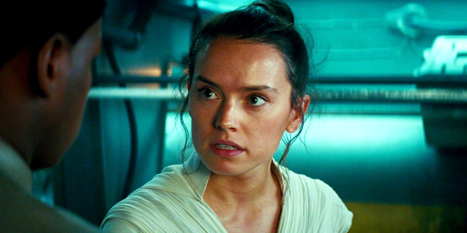 Daisy Ridley as Rey Skywalker talking to John Boyega's Finn in Star Wars Rise of Skywalker