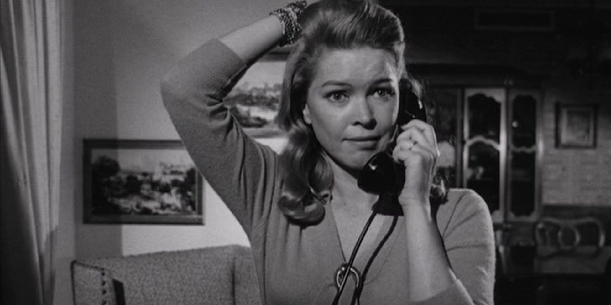 Ellen Burstyn on the phone in The Last Picture Show
