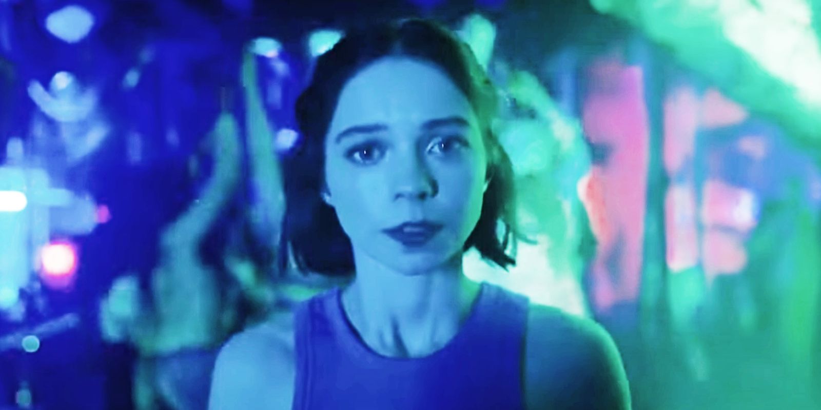 Emma Myers como Pip-Fitz Amobi em Guia para o assassinato de uma boa garota