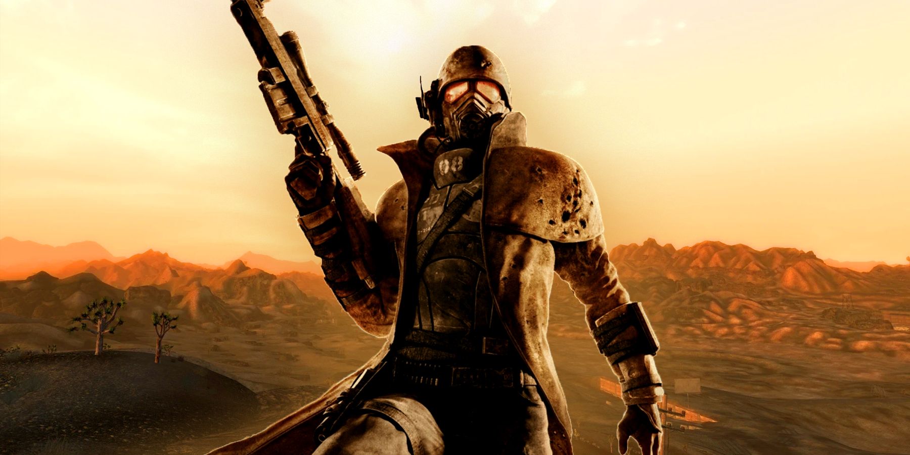 The Courier de Fallout New Vegas em frente a um deserto com um céu laranja suave.