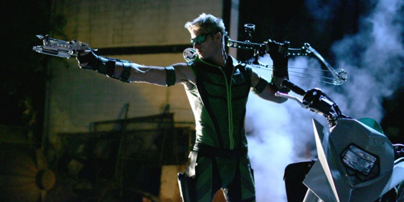 Green Arrow in Smallville with a crossbow