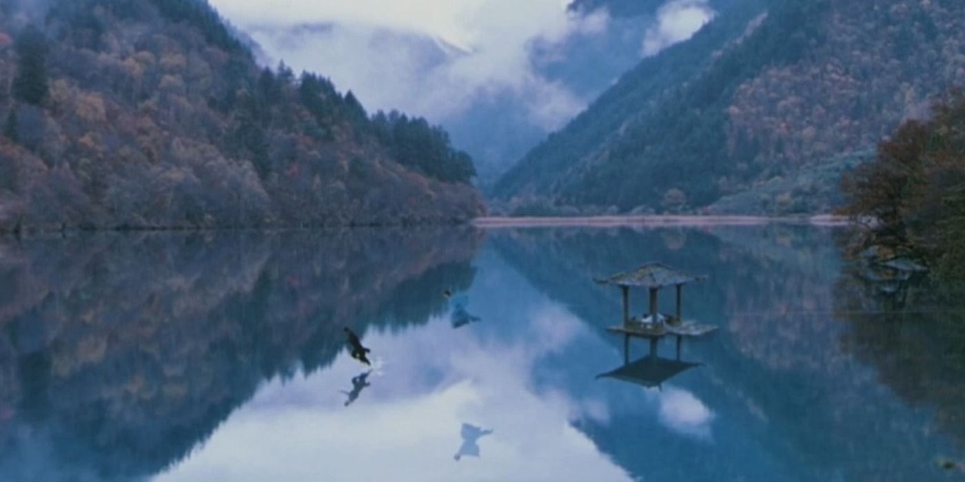 Cena de luta no lago de Jet Li em Hero (2002)