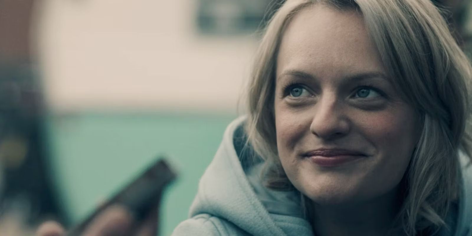 Junio ​​(Elizabeth Moss) en 