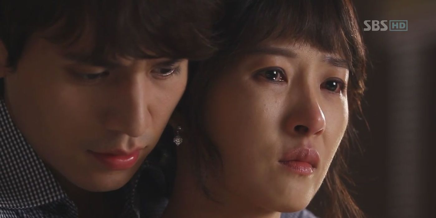  Lee Yeon-jae (Kim Sun-a) and Kang Ji-wook (Lee Dong-wook) in Scent of a Woman