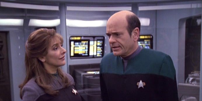 Star Trek: Voyager Narrowly Avoided Repeating TNG's Disappointing Troi Mistake