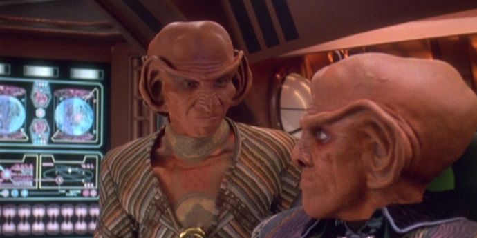 Star Trek Deep Space Nove, homenzinhos verdes.  Tesouro de Quark.  Max Grodenchik como Rom e Armin Shimerman como Quark