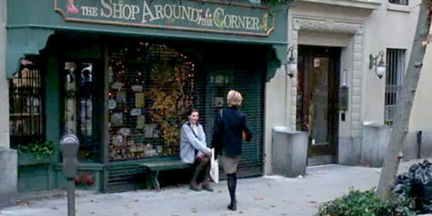 Kathleen (Meg Ryan) enters The Shop Around the Corner in You've Got Mail